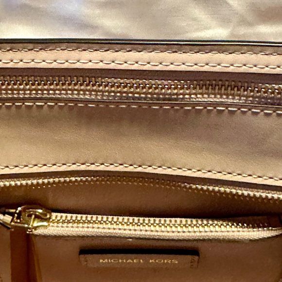 Michael Kors Crossbody NEW - Picture 5 of 6